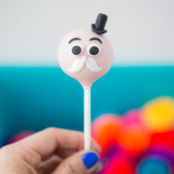 It’s a jolly good Cake Pops Day! 