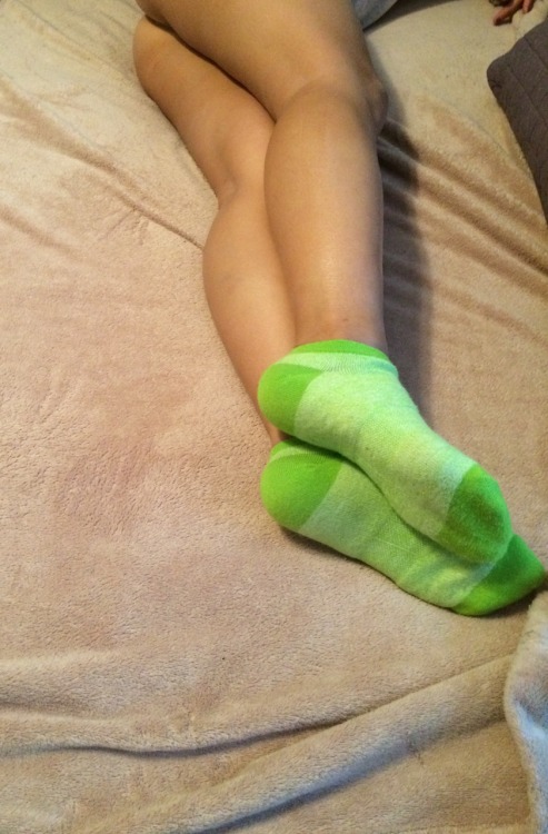 herfeet:  Nice bright green ankle socks 