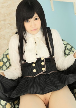 javidolporn:  Japanese cosplay girl Erena Naitou wants to show