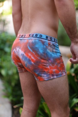 tiedyeundies:McQueen’s Mirage // Size Large