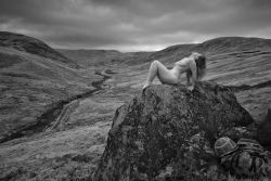 nudiarist:  Military wives naked calendar photographed in Scotland