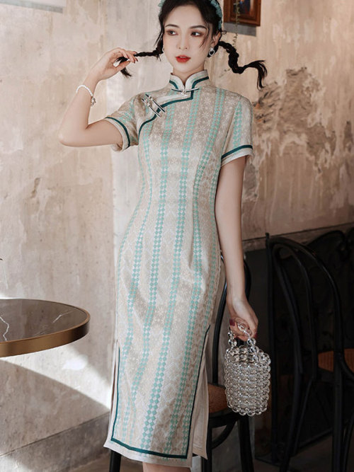 qipaocheongsam:  2021 Floral Lace Midi Cheongsam Qi Pao Dress