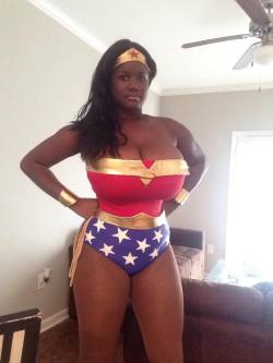 superheroesincolor:    Wonder Woman #Cosplay by The Venus Noire