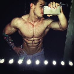 lumbrjax:  Instagram user @owen13 http://ift.tt/1JFO4gT