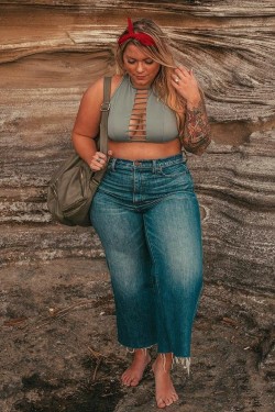 loverofthethickandcurvywomen:  