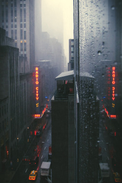 envyavenue:  Winter Arrives in Manhattan. 