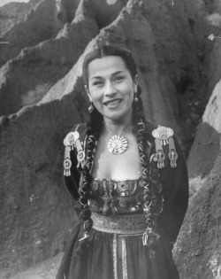 statueofthotness:  vi-ve:  Yma Sumac, a descendant of Atahualpa,