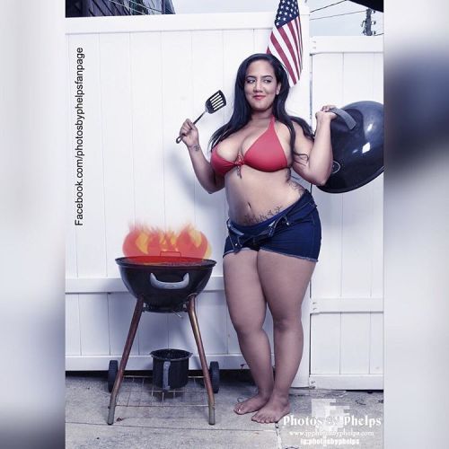 Jackie A  @jackieabitches is ready to have 4th of July cook out. Who’s ready to eat?!?!!  #Dmv #summertime #photosbyphelps #reallight #bbq #cookout #nikon #sexappeal #baltimore #covergirl #curves #4thofjuly #flag #holiday #model #honormycurves #plus