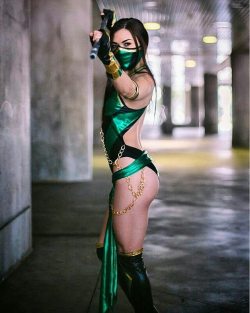 gamempireit:  Make sure to go and follow this lovely and talented cosplayer  @jadestradamus as Jade from Mortal Kombat! She is absolutely amazing and definitely worth following. So check out her page and show her lots of love!  Photo by @chrisalcoran