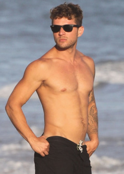 Ryan Phillippe.