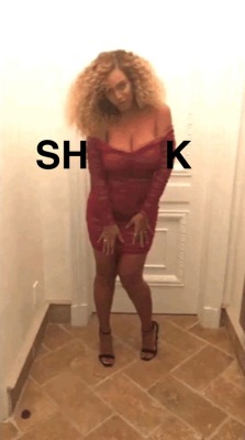 isthatchester:  DIS IS A POEM ABOUT THICKYONCÉ   HER LEGS THICK