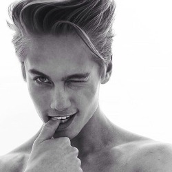 boytrappedinthcloset:  Neels Visser is the sexiest 17 year old