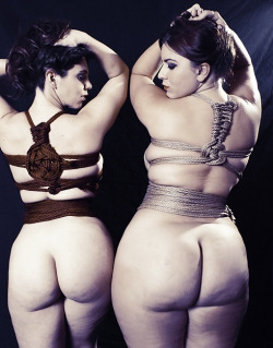 bigassfuks:  Double plump 