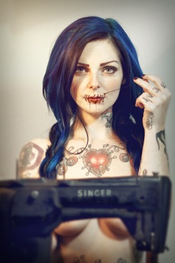 inblackphoto:  sartoRIA modella : riae sucide 