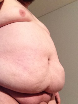 pghchub:  Tummy Tuesday.  Just took this picture this morning