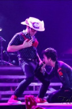herhopes-and-dreamsflewaway:  Haha :3  