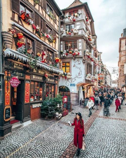 legendary-scholar:  Strasbourg, France at Xmas