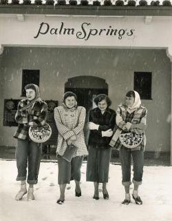 maudelynn:  Palm Springs, California c.1949  via southland.gizmodo.com