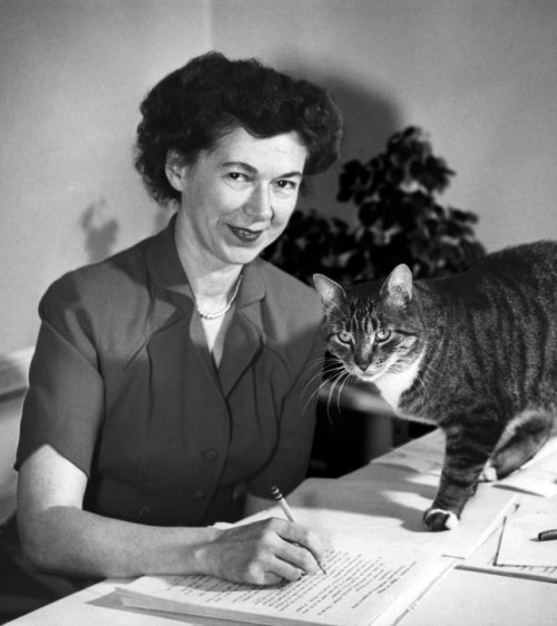 retropopcult:Beloved children’s author Beverly Cleary has passed