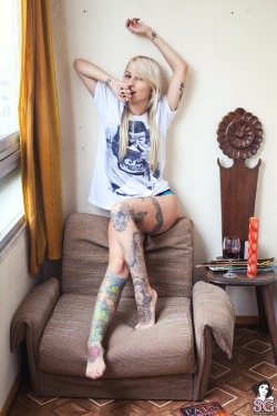 past-her-eyes:  Discordia Suicide  discordia.suicidegirls.com