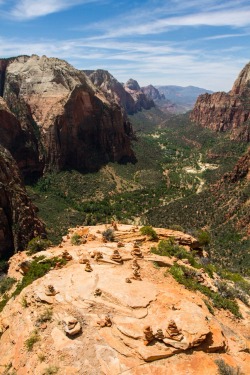 wongikim:  At the peak of Angels Landing in Zion National Park