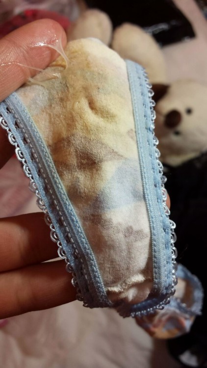 mrmeethre3:  Follow me for more hi quality photos of beautiful panties!