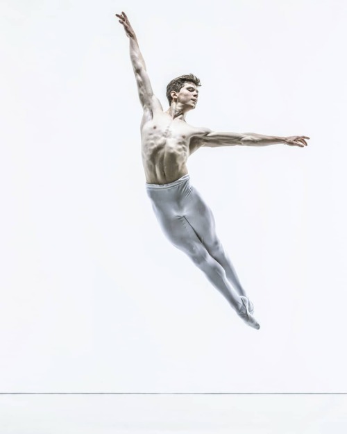 lovelyballetandmore: Harris Bell  | The Royal Ballet | Photos