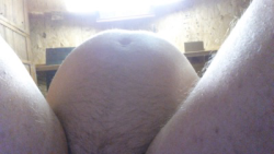 swelling-bellies:  So big and heavy I had to lie down. My gut
