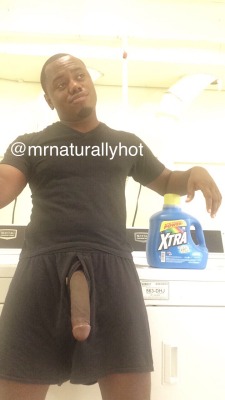 mrnaturallyhot:  People coming in and out while I wash clothes