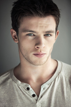 theactorsarchive:  Jannis Niewöhner 