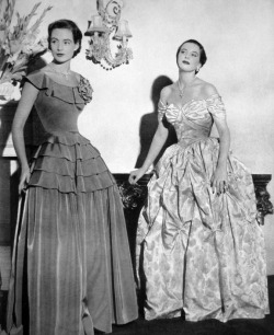 theniftyfifties:  Evening wear in Queen magazine, 1951. 