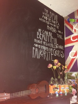 arxtickillers:  chalkboard paint 🌸