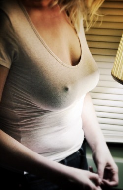 sweatercheetahs:  My wife’s gorgeous, big naturals without