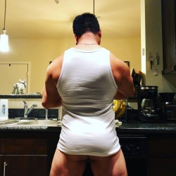 musclegay79: FOOD TIME!! WHITE #TankTop #gay #instagay #asian