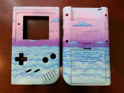 riverwood-elf:  painted this gameboy the other day!