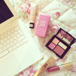 fairylushes:fluerful:  makeupidol:  beauty // make up blog xo