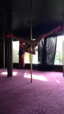 lara-sophia:  Quick pole practice!  Flexibility is looking good!