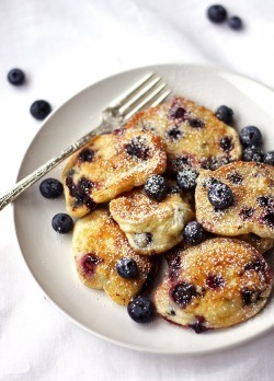 fullcravings:  Blueberry Nocken