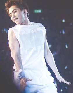 xiu-lu-fi:  Xiumin’s arms (◍•ᴗ•◍)❤ 