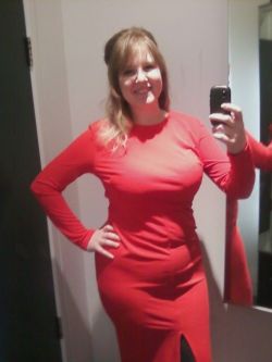 curveappeal:  Tryin on dresses.  I got a little belly but the
