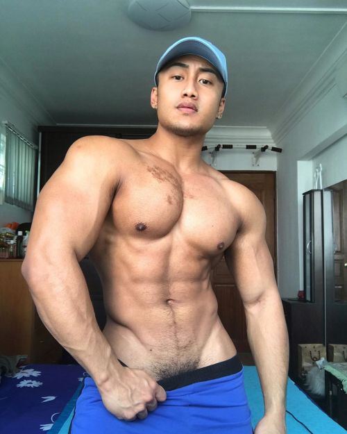 jjmalibu:    Check out the hottest asian guys here! And what