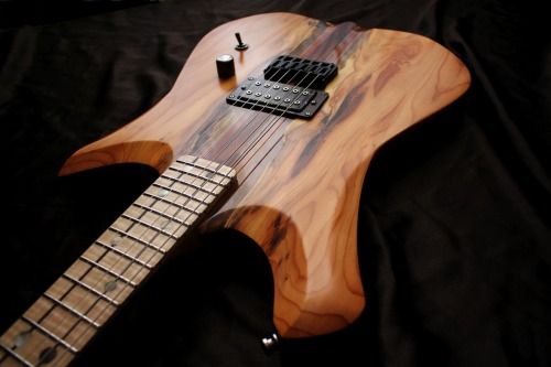 glorifiedguitars:  Stone Wolf Guitars ‘Rift’ 