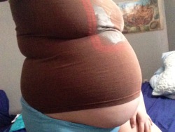 chubbyanteatergirl:  Holy shit, I’m growing a huge gut.