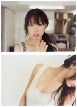 reretlet:  an-k:  muibrog:  mcsgsym:  戸田恵梨香 （撮影：大森克己）(via