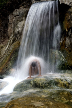 heartlesshippie:  ampersands: The waterfall at the site of 300.