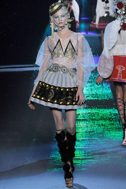 John Galliano Fall 09 runway show WOW WOW WOW