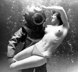 Vintage B&W topless under water