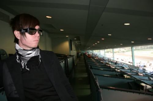 quizzical-frisson:   fuckyeahjadepuget:   fuckyeahafi:   Ageless.     Seriously. Does he look 35? He does not look 35. Happy birthday again, Jadeypants Puget.   I STILL HAVE TEN MINUTES TO WISH JADE A VERY HAPPY BIRTHDAY.  SO VERY HAPPY BIRTHDAY, JADE