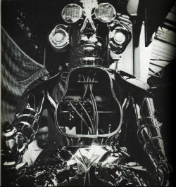 Alpha Roboter by Harry May, being exhibited by Mullard at the