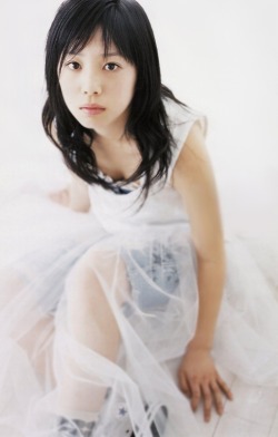 lilliput-army:  sinndatoomotta:  夏帆 